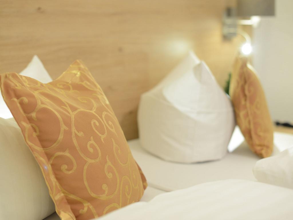 Land-Gut Hotel Zum Loewen Garni Марктхайденфелд Стая снимка