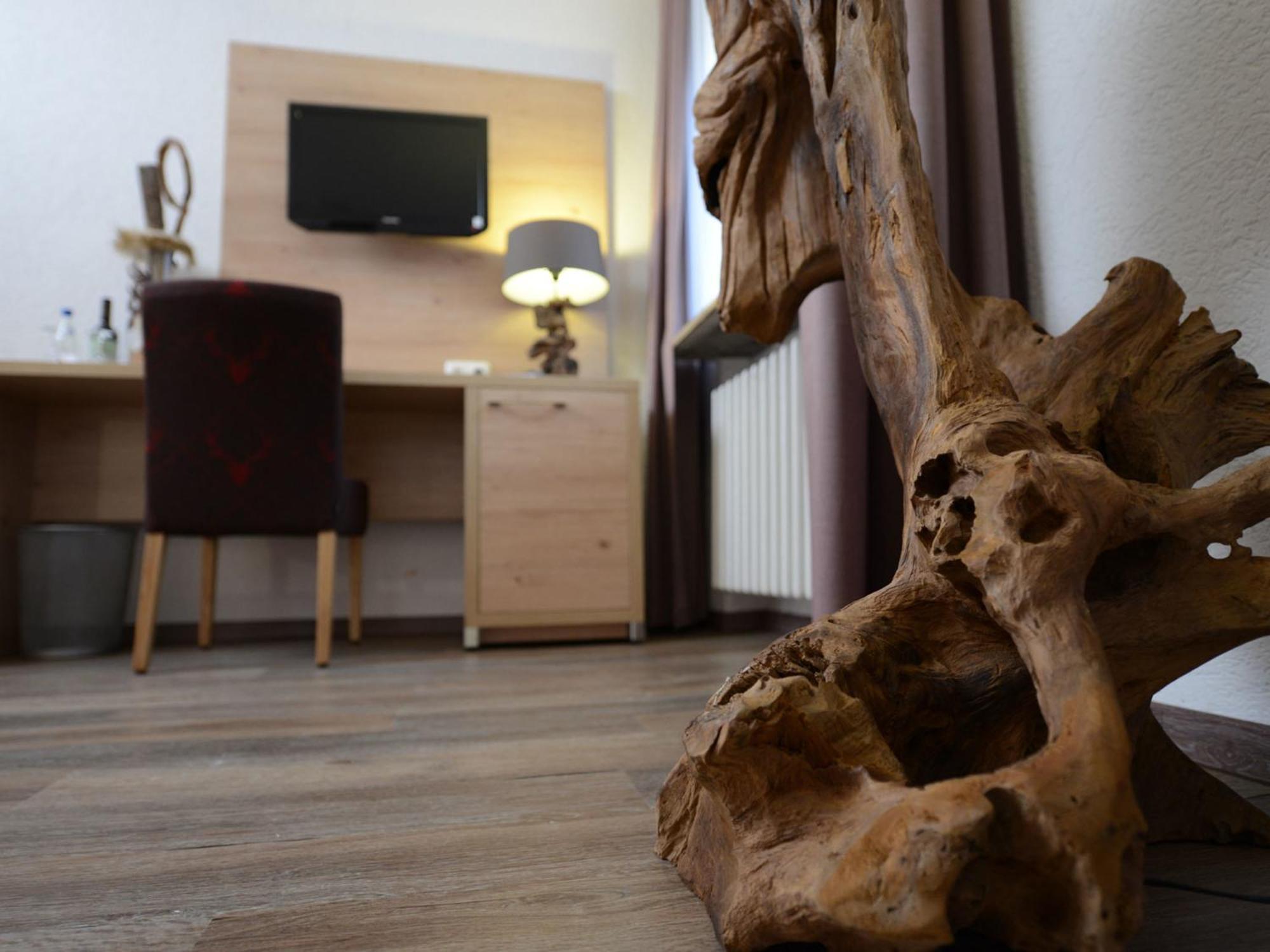 Land-Gut Hotel Zum Loewen Garni Марктхайденфелд Стая снимка